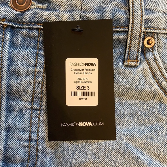 Fashion Nova Crossover Shorts - Picture 3 of 3